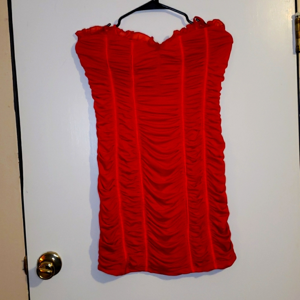 Sz M Strapless red dress